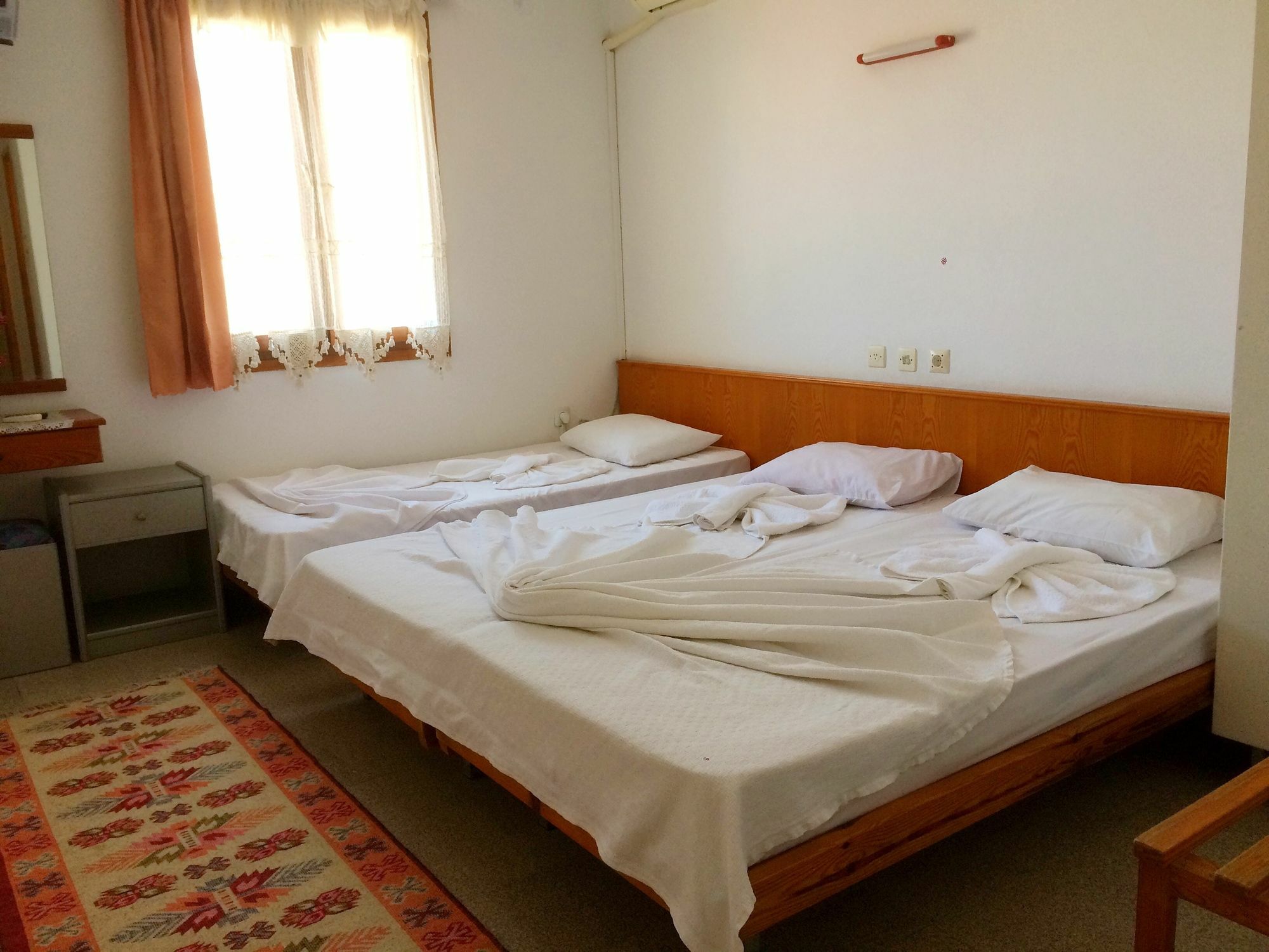 Parmis Rooms Çeşme Eksteriør bilde