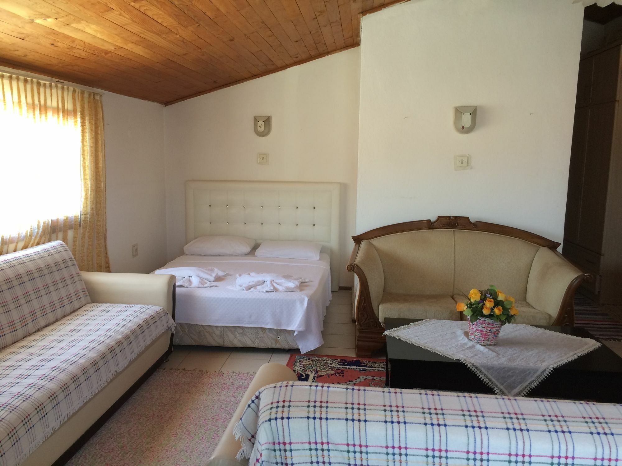 Parmis Rooms Çeşme Eksteriør bilde