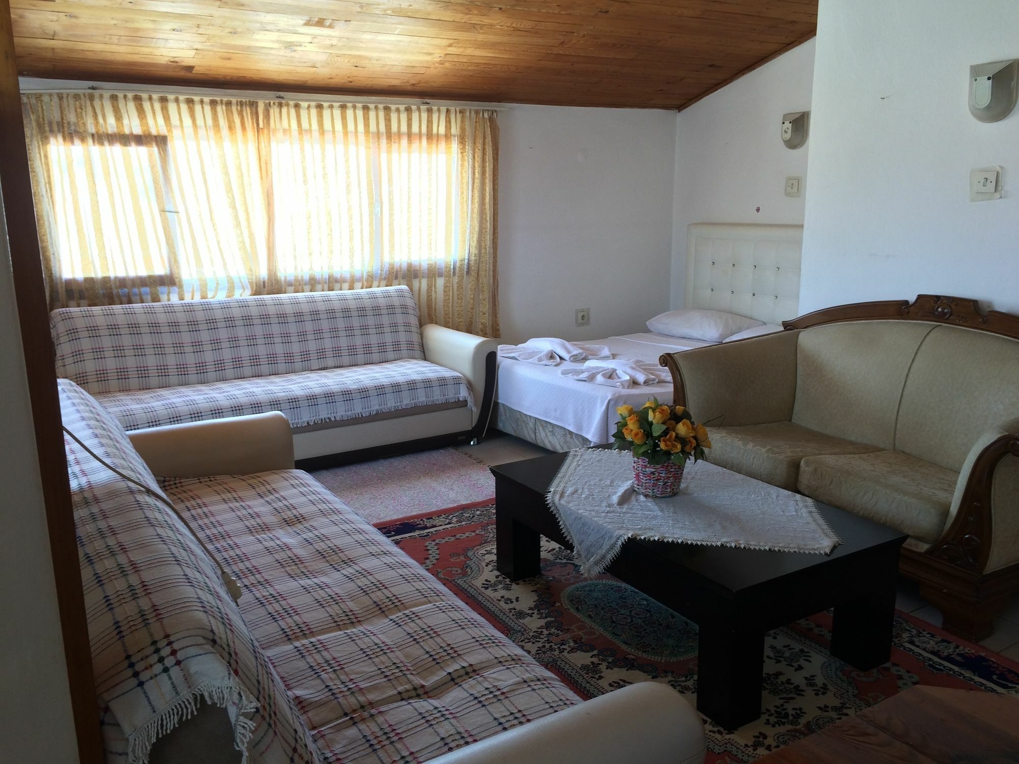 Parmis Rooms Çeşme Eksteriør bilde